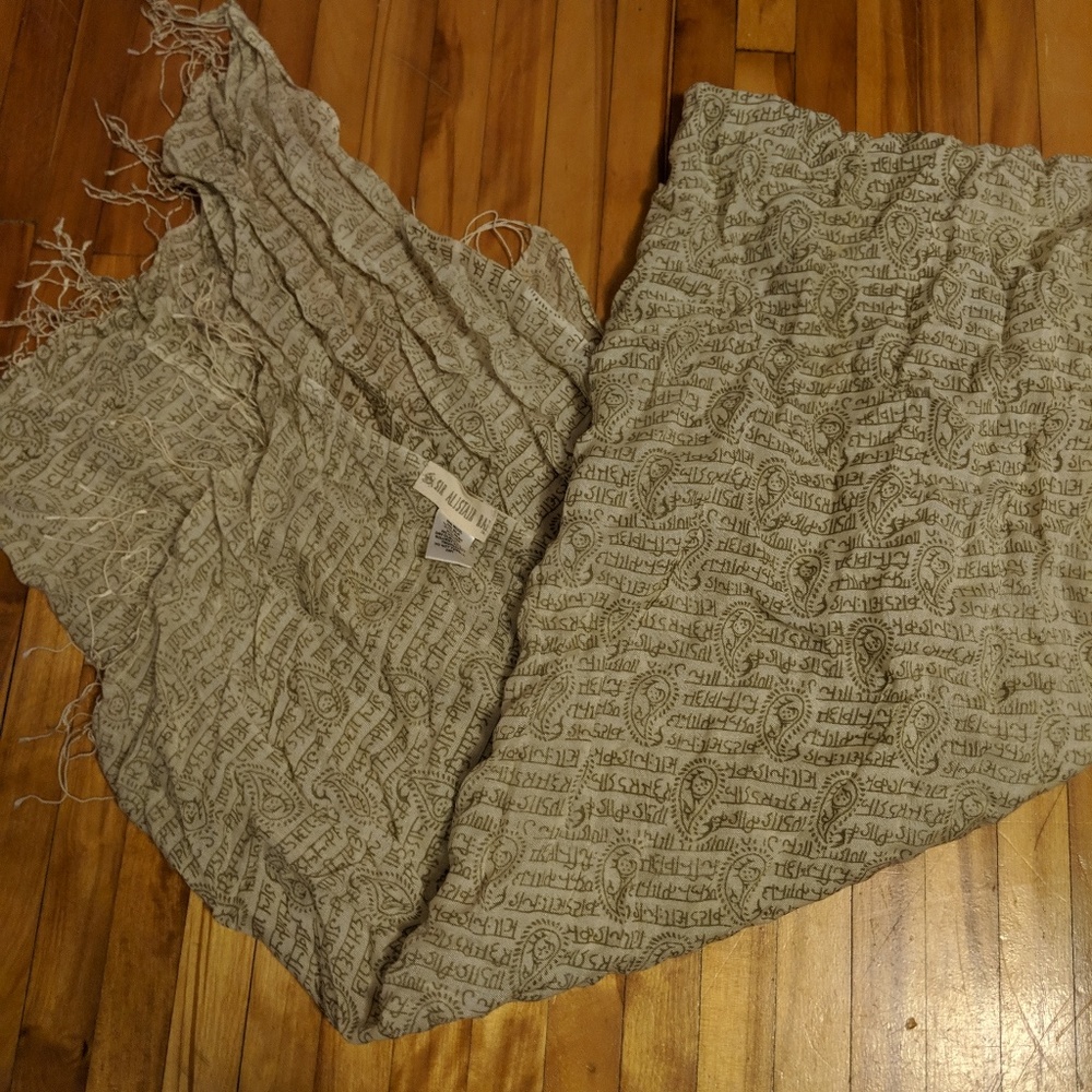 Sir alistair rai scarf